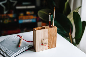 Wooden desk clock with pencil cup, Personalized table clock, Wood pencil cup, Ergonomic pen holder, Wood desk clock, Unique Christmas gift by PromiDesign